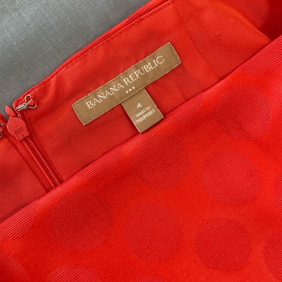 Lovely Banana Republic skirt. - Picture 3 of 9